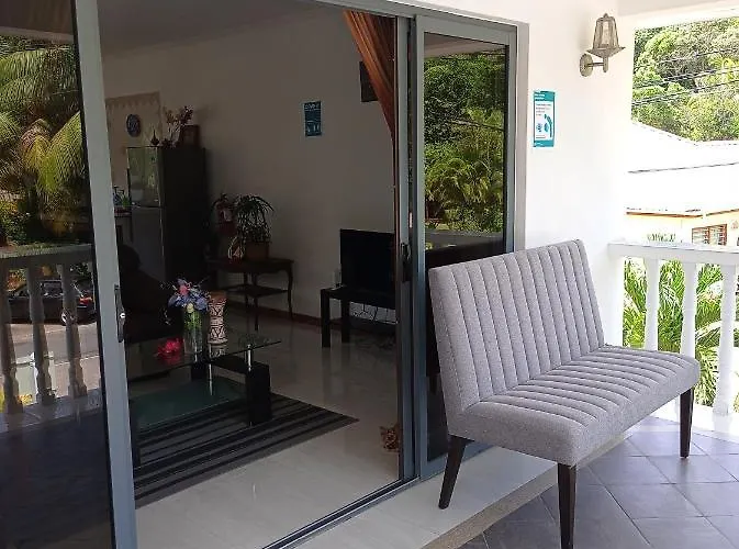Apartman Les Forbans Selfcatering *