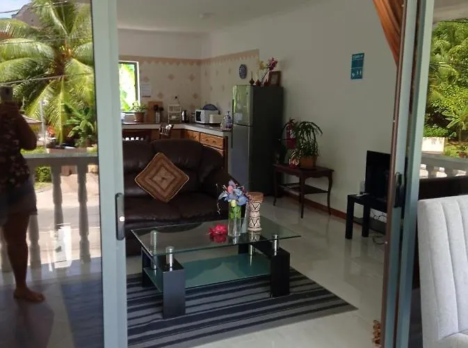 Les Forbans Selfcatering Takamaka