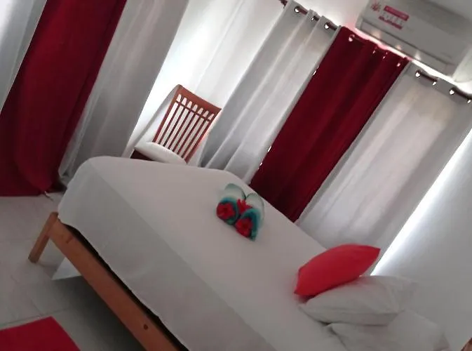 Les Forbans Selfcatering Takamaka